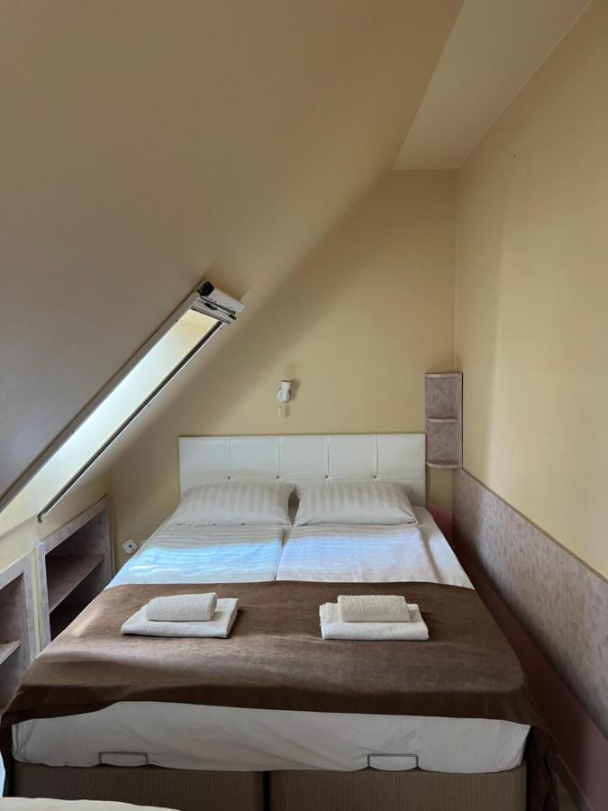 Hotel Irini Panzio Budapest Exterior foto